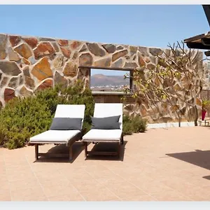 https://villa-petronila-tias.in-canary-islands.com